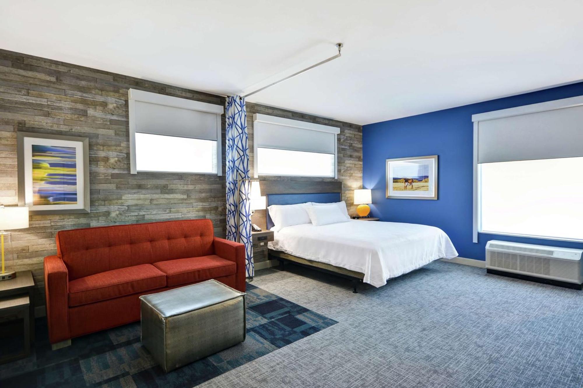 Home2 Westchase Hotel 3*